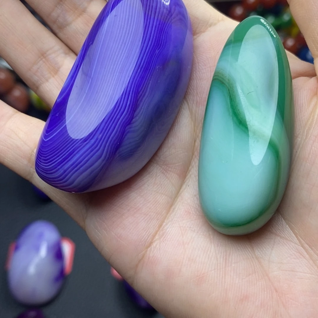 玛瑙/玉髓颈饰未镶嵌有***?