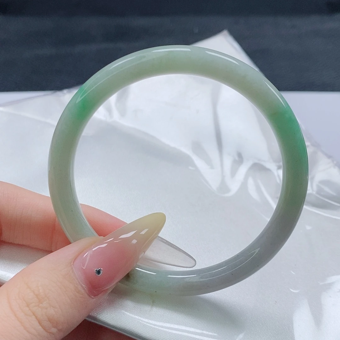 【闪购商品】未镶嵌手镯（圆镯）翡翠401号