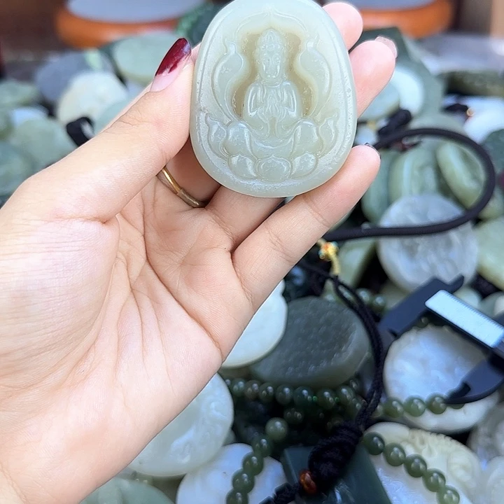 和田玉未镶嵌颈饰