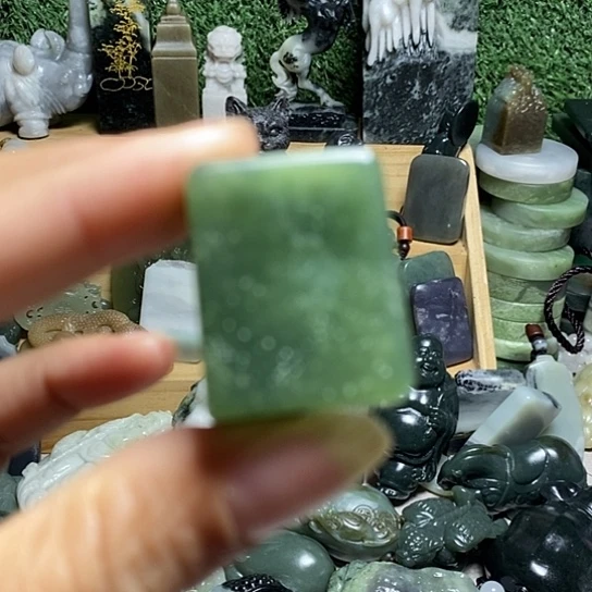 未镶嵌和田玉（糖玉）珠宝半成品