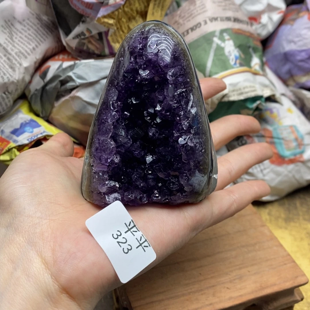 紫晶乌拉圭未镶嵌