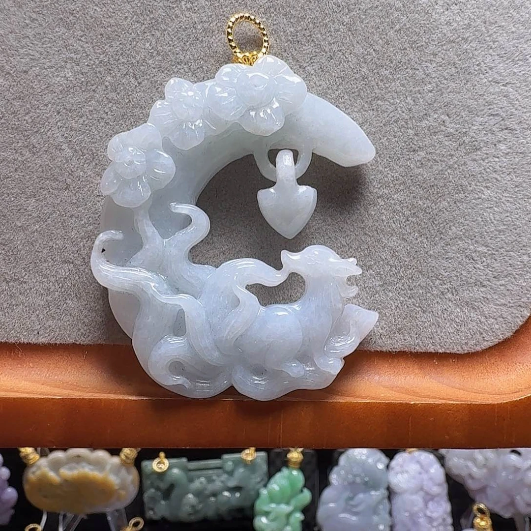 吊坠(赠链)未镶嵌翡翠