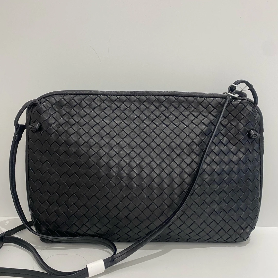 95新 BOTTEGA VENETA/葆蝶家 bv黑色编织斜挎包16651441
