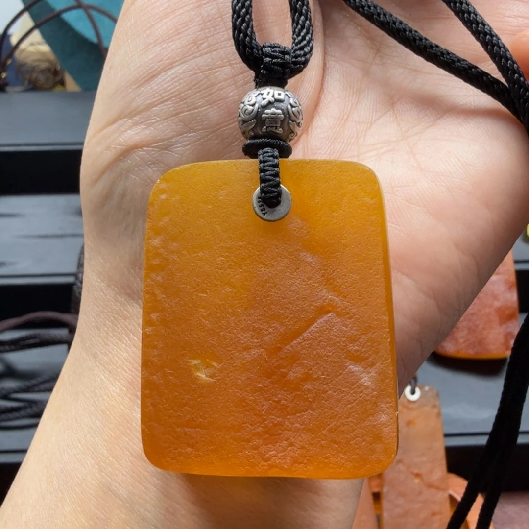 琥珀吊坠(赠链)未镶嵌