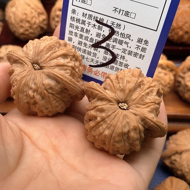 唐***老桃核吊坠血麒麟狮子头42