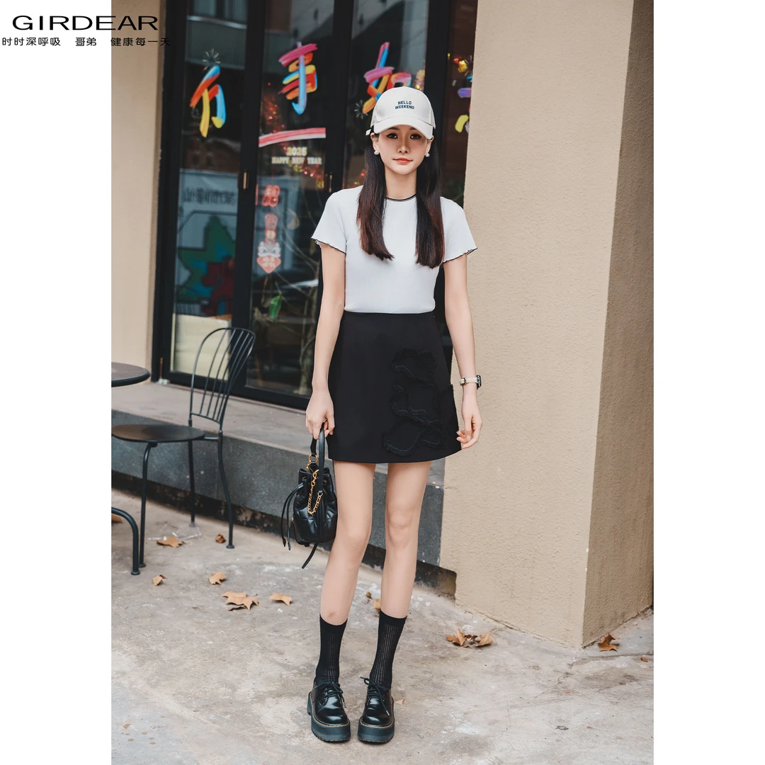 GIRDEAR/哥弟夏季新款女装休闲简约圆领木耳边百搭短袖t恤 130026