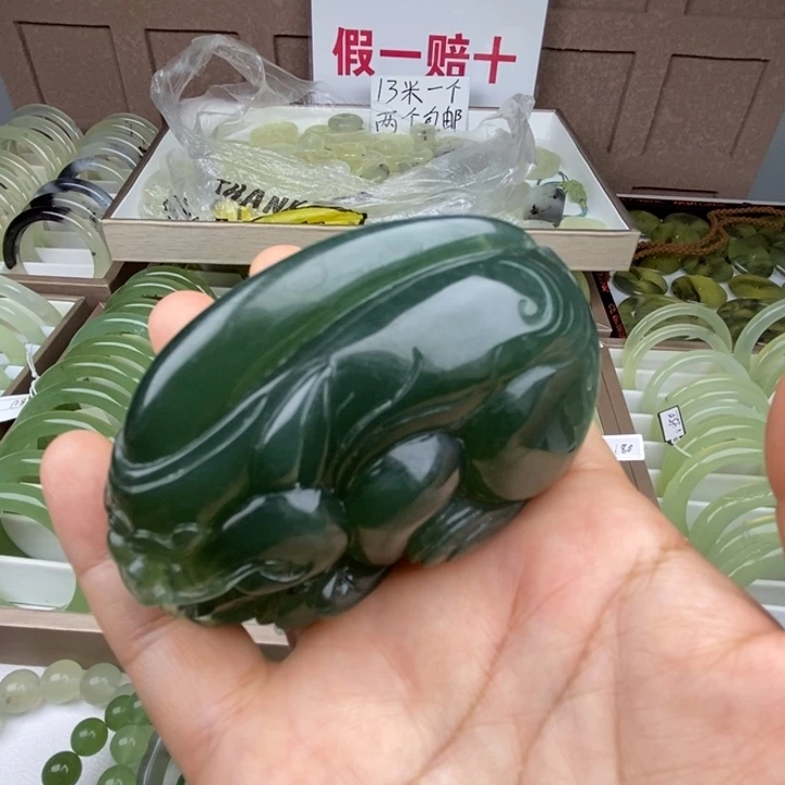 蛇纹石玉未镶嵌貔貅手把
