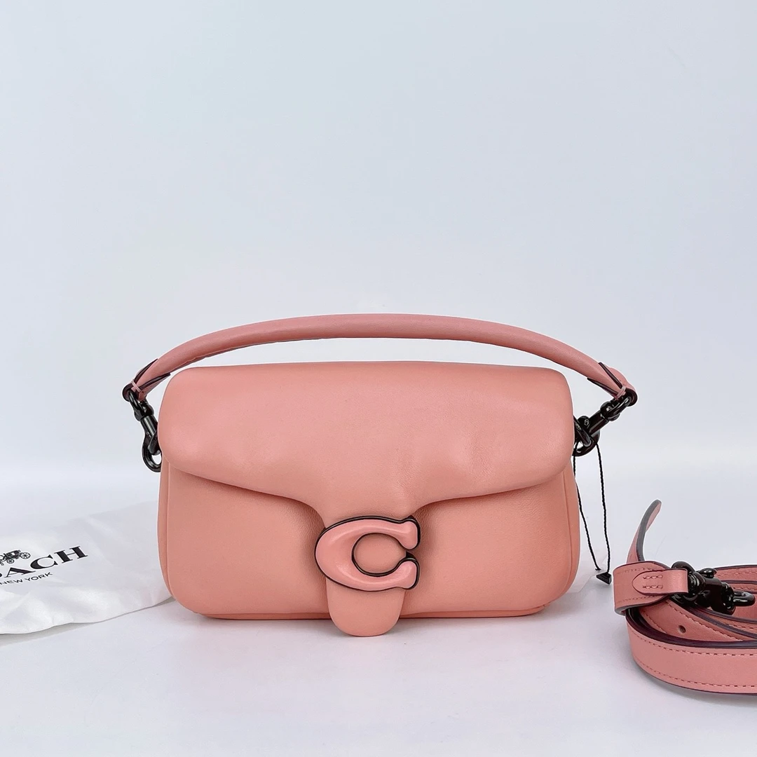 95新 COACH/蔻驰 蔻驰 粉色斜挎包底长21 C039