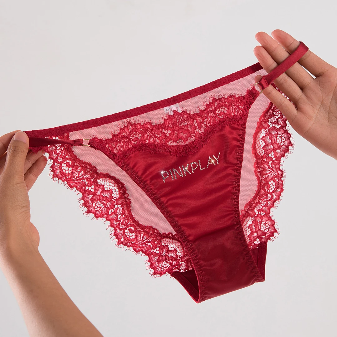 中山新款钻饰睫毛中腰女士内裤蕾丝性感透气大码三角高弹缎面内衣