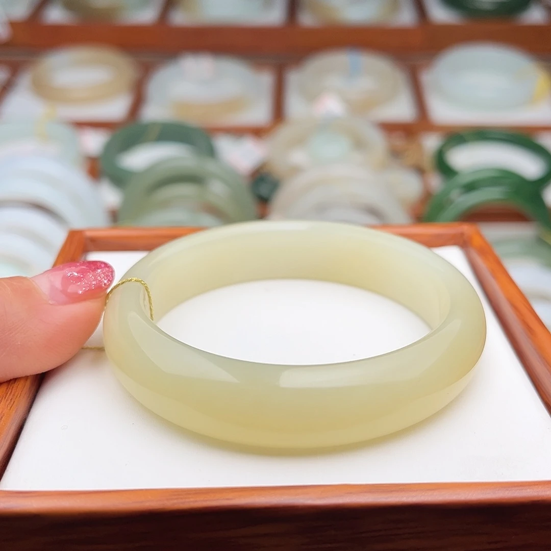 和田玉未镶嵌手镯54.6