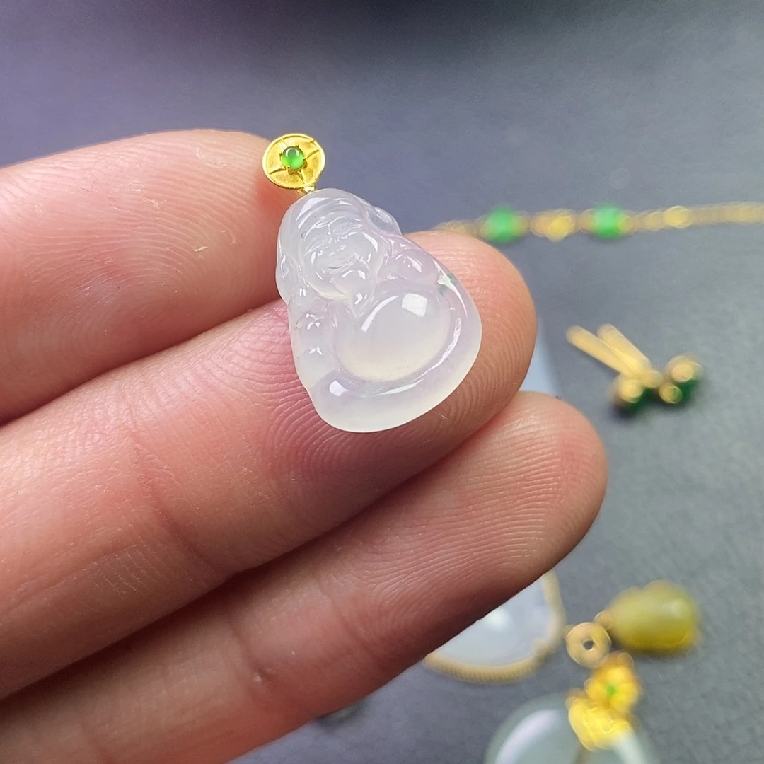 颈饰18K金镶嵌翡翠