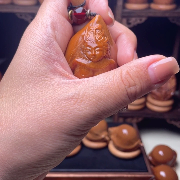 吊坠橄榄核美女双面3.7