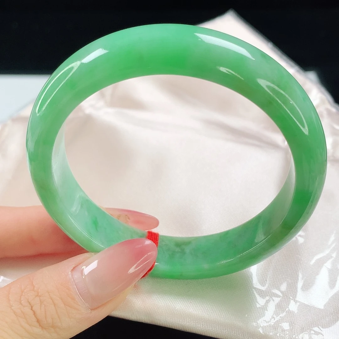 翡翠手镯未镶嵌138翡翠