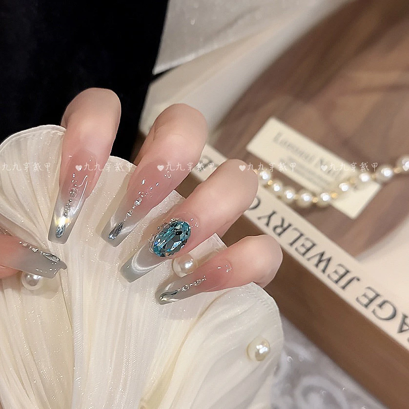 蓝精灵 手工穿戴甲秋冬镶钻宝石蓝轻奢显白光疗美甲可拆卸穿戴甲