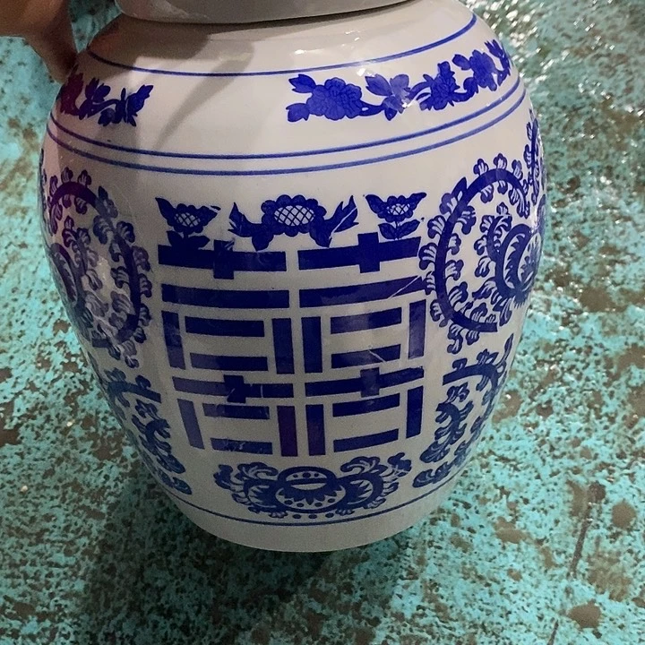 摆件陶青花喜字大罐子