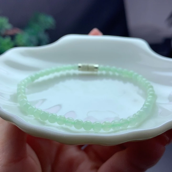 定制翡翠未镶嵌晴绿手串