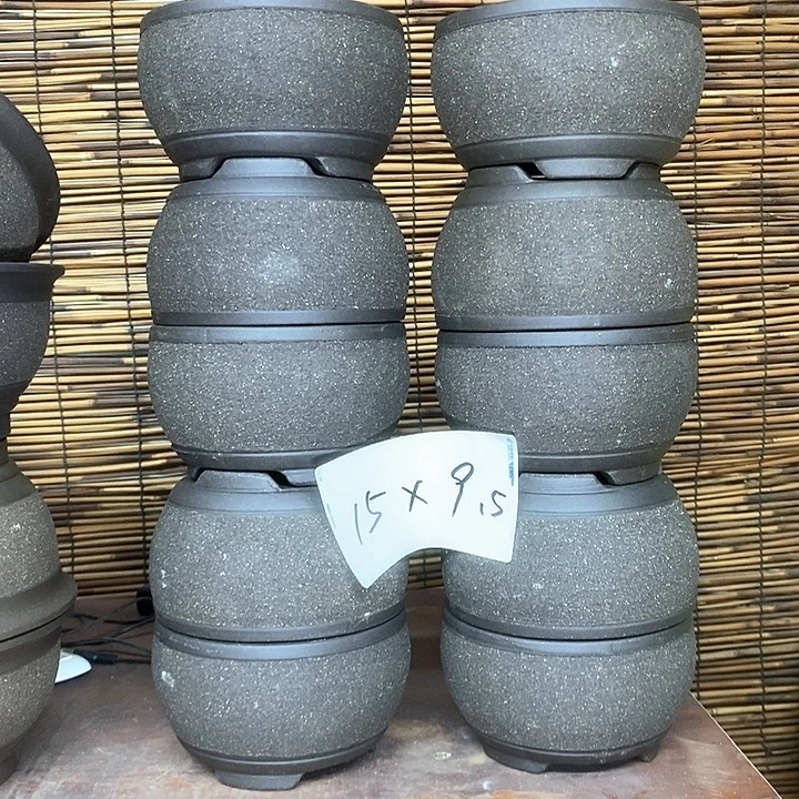 紫砂花盆我在外面