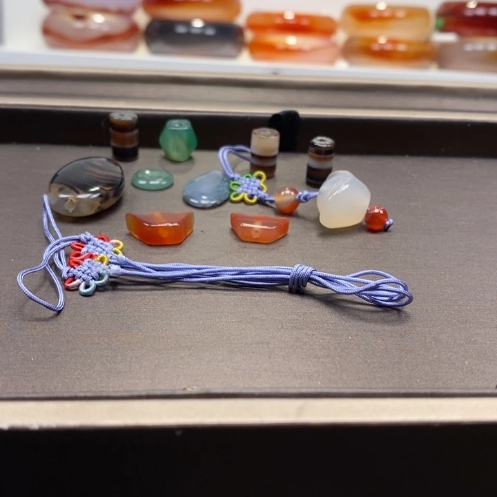 玛瑙/玉髓颈饰未镶嵌