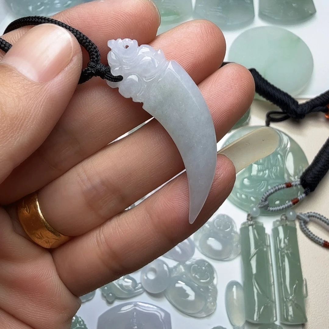 翡翠未镶嵌颈饰天然缅甸翡翠A货龙牙