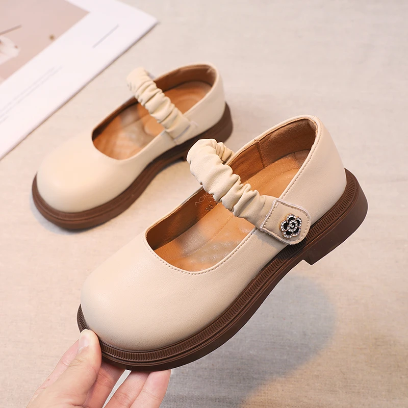 真皮女公主春秋女童软底方口皮鞋儿童平底春季欧若精灵风