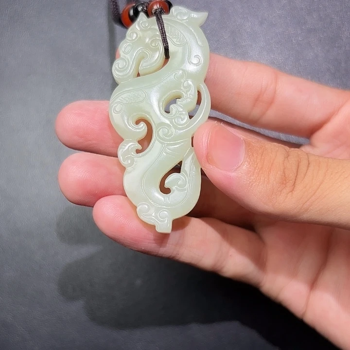 窗***尘未镶嵌和田玉挂件
