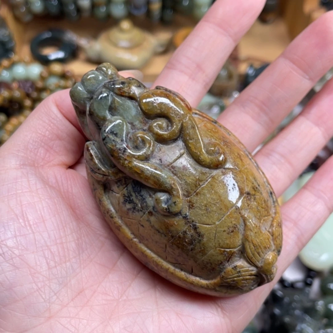 【闪购商品】未镶嵌岫岩河磨玉（透闪石质玉）把件