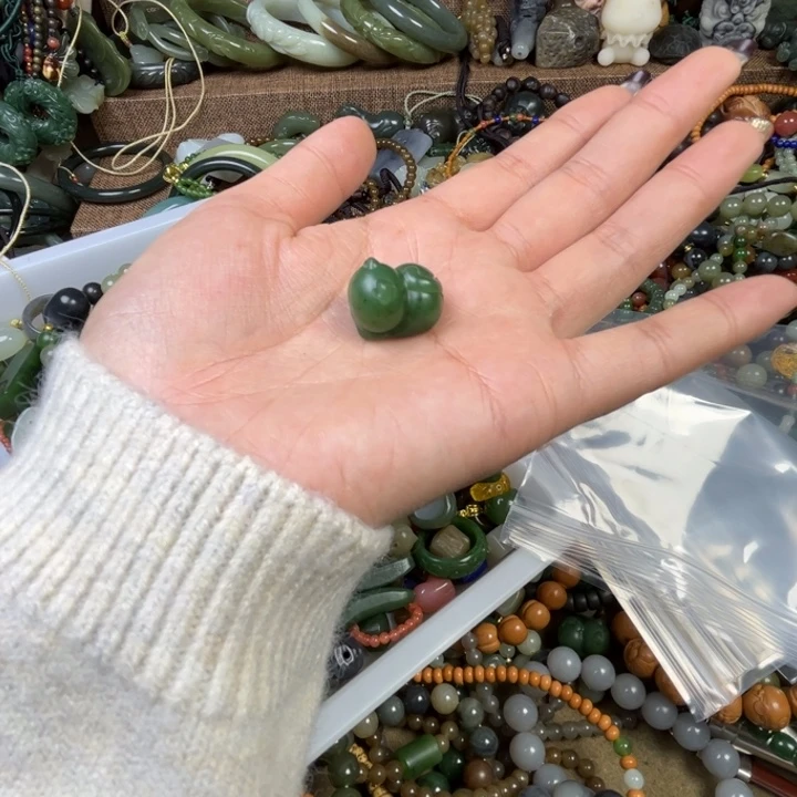 和田玉（糖玉）未镶嵌颈饰