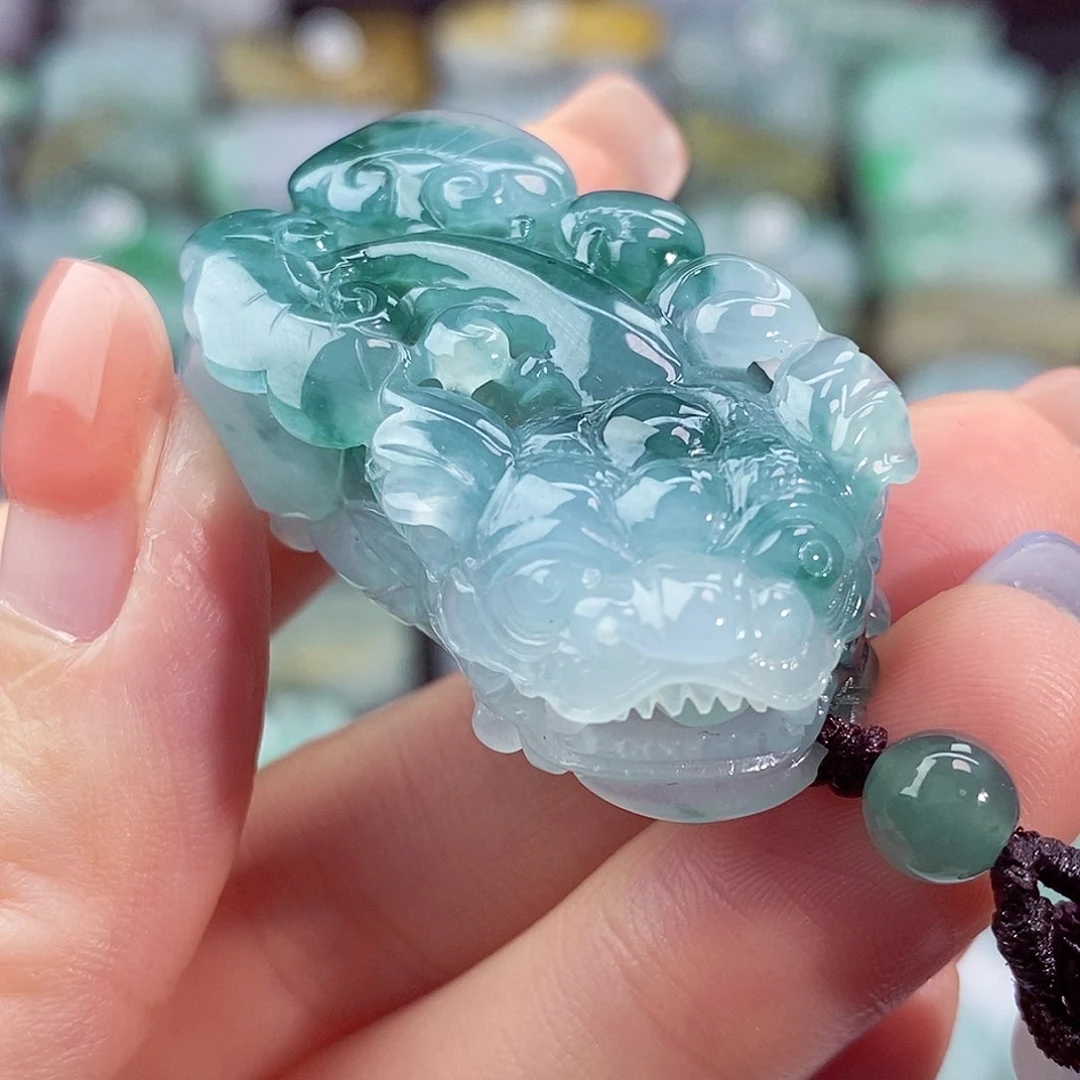 颈饰未镶嵌翡翠天然