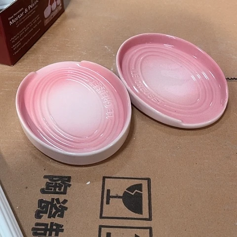 微瑕，不明火，口径15高度2，2个肥皂碟针孔拖釉