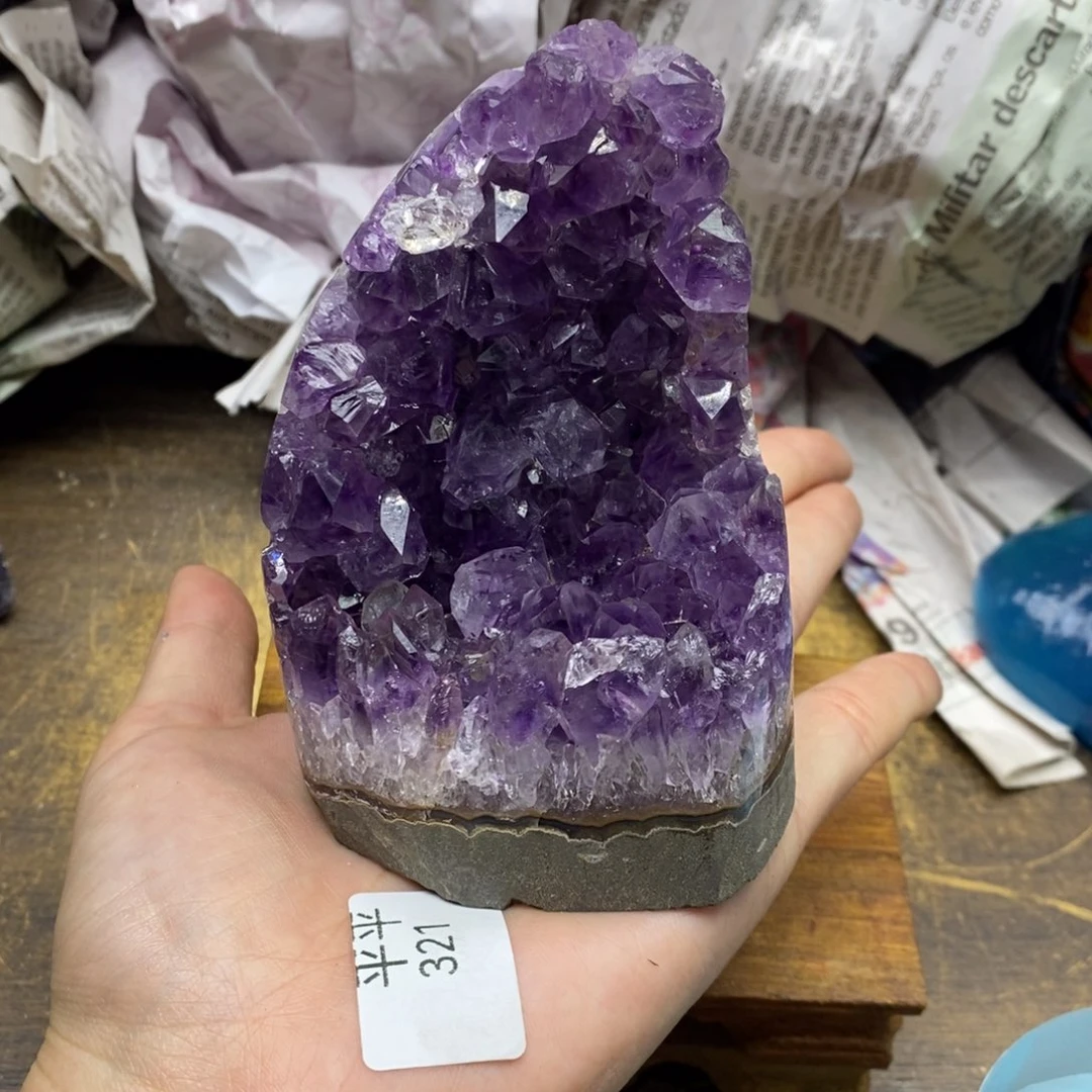 紫晶乌拉圭未镶嵌