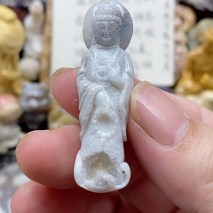 颈饰未镶嵌硅化珊瑚（珊瑚玉）有瑕