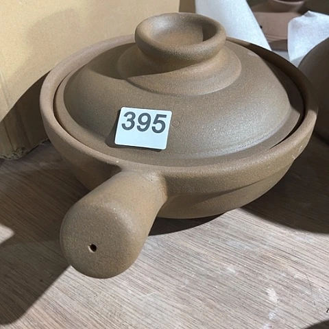 微瑕，明火，口径23高8变形，395