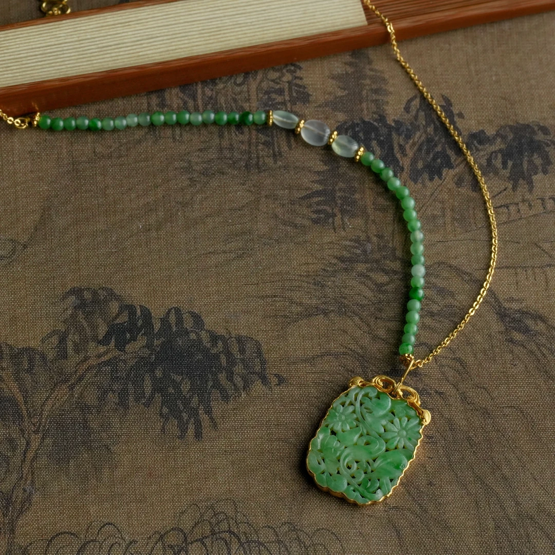 【观月】【金折枝】24k足金镶嵌翡翠花卉錾刻折枝花卉吊坠项链