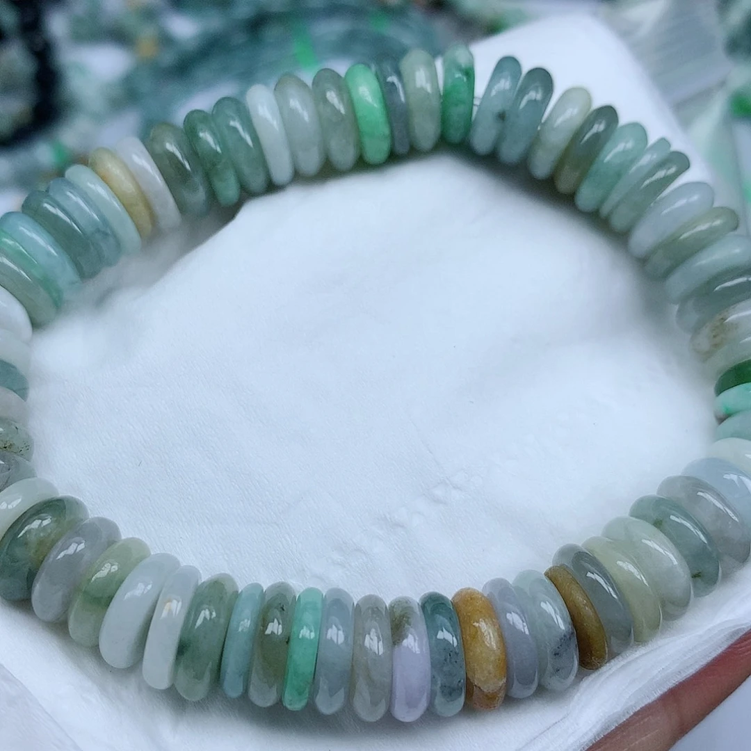 翡翠颈饰未镶嵌手串