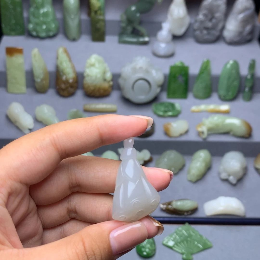 和田玉未镶嵌挂件