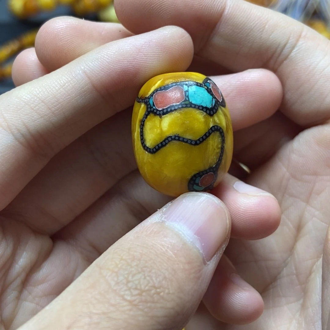 蜜蜡未镶嵌珠宝奇石