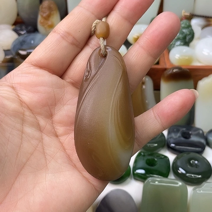 颈饰未镶嵌和田玉