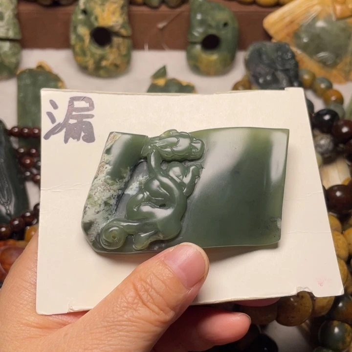 岫岩河磨玉（透闪石质玉）未镶嵌颈饰