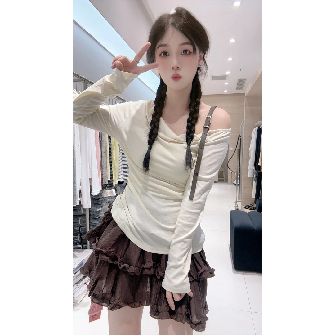 8255皮带斜肩蛋糕裙套装