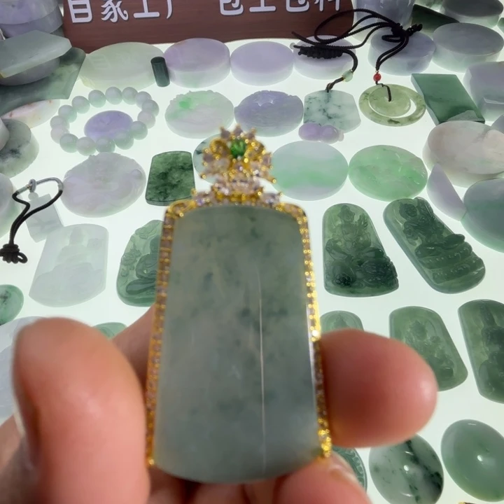 翡翠吊坠(不含链)未镶嵌