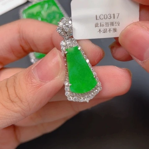 【闪购商品】颈饰银S925镶嵌翡翠翡翠