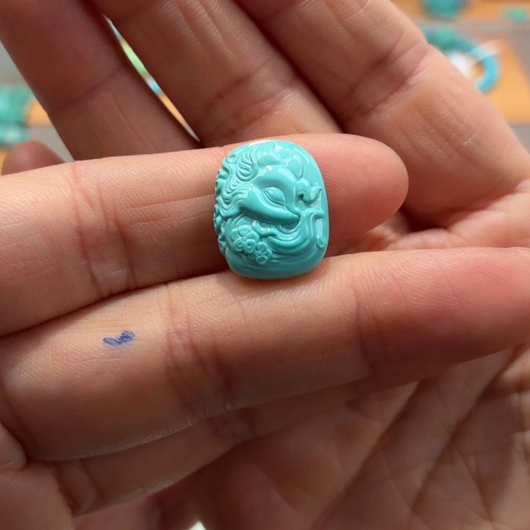 绿松石未镶嵌珠宝奇石