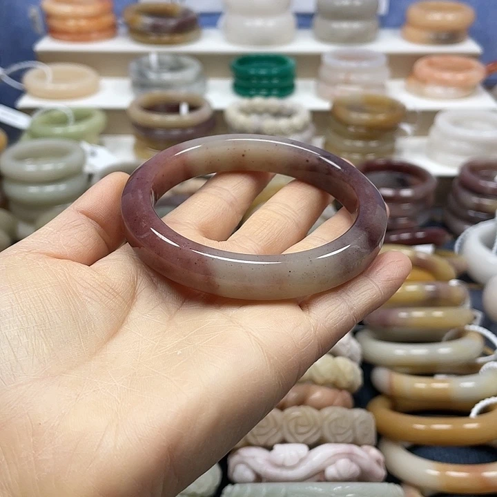 石英岩玉未镶嵌手镯