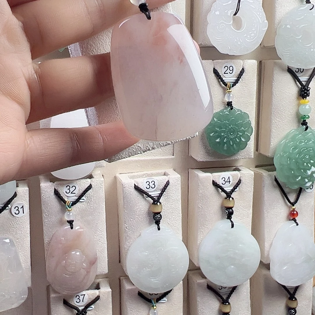 石英质玉未镶嵌颈饰