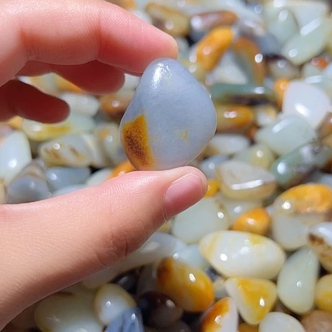 和田玉（糖玉）未镶嵌颈饰17克