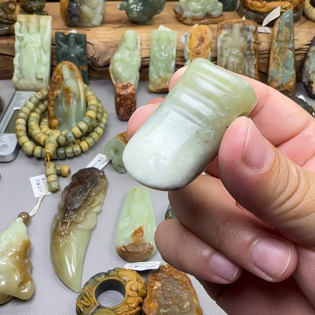 岫岩河磨玉（透闪石质玉）未镶嵌珠宝奇石