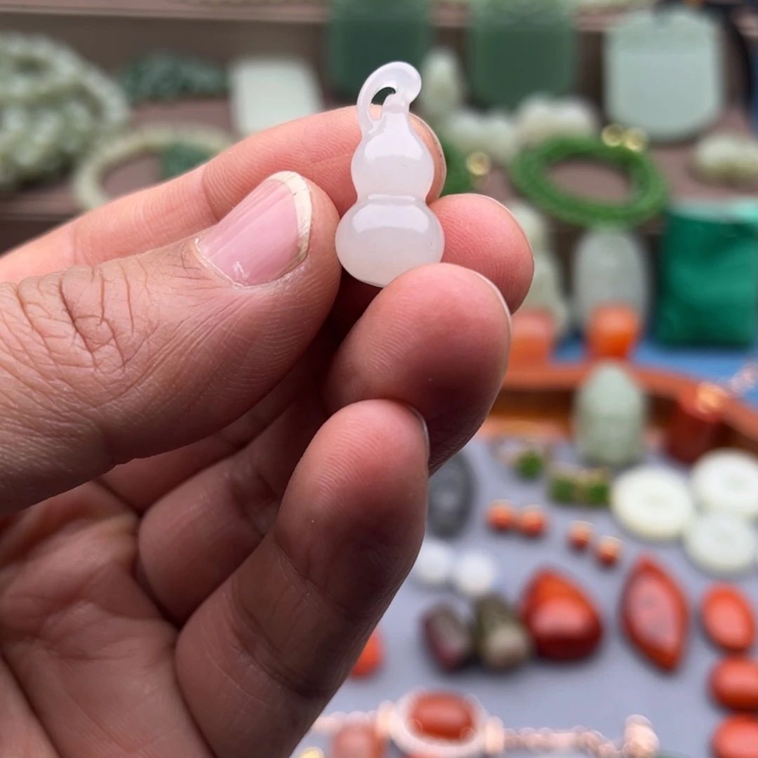 和田玉未镶嵌吊坠(不含链)