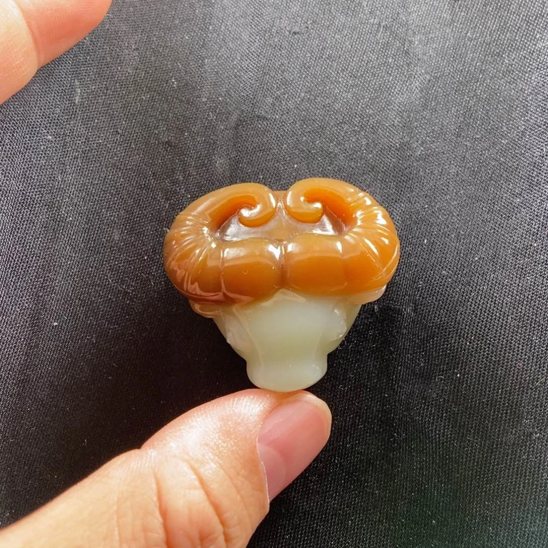 和田玉（糖玉）未镶嵌颈饰