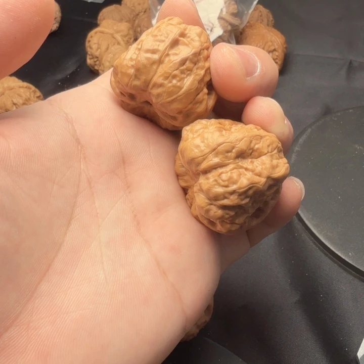 童***虍大叶紫檀（黑酸枝木类）