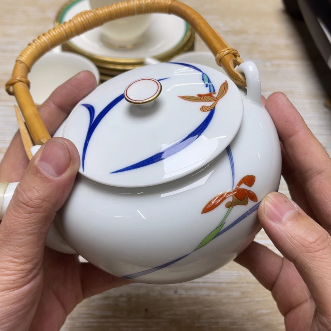 瓷片草****3密密麻麻地排列着一个